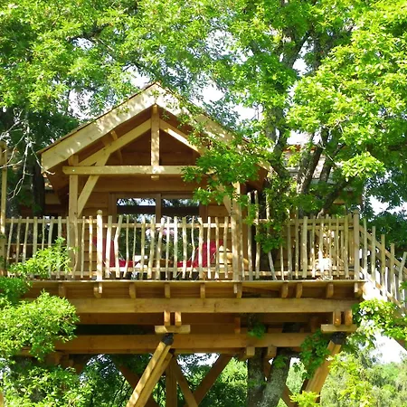 Perchee Dordogne La Ferme De Sirguet *